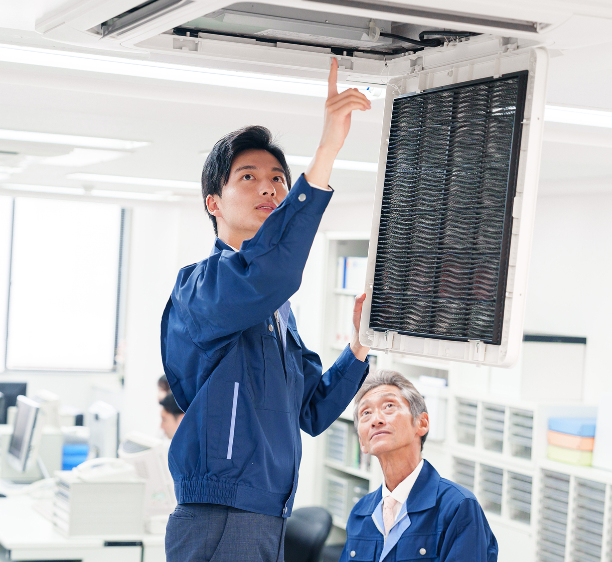 フィルター交換の様子